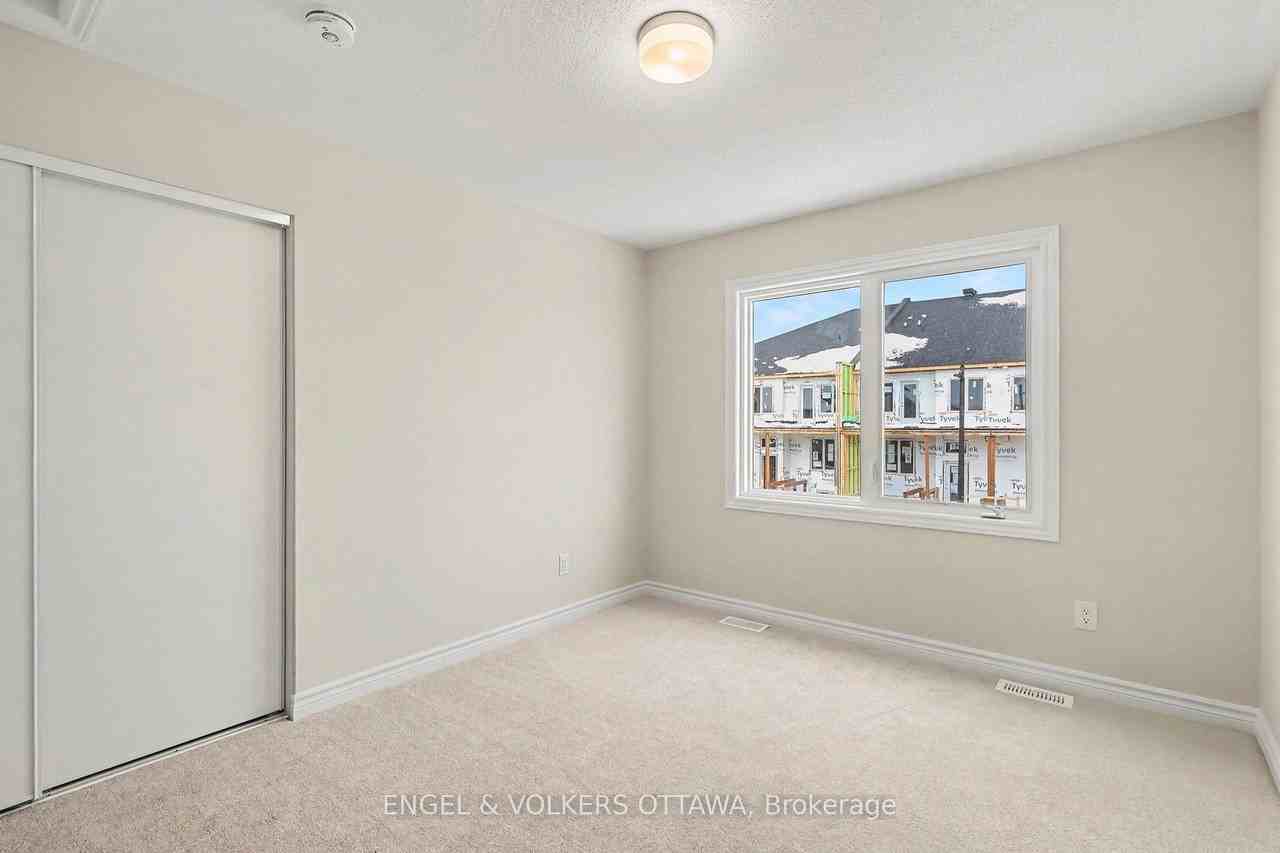 414 Broadcast Ave - Photo 7 of 12