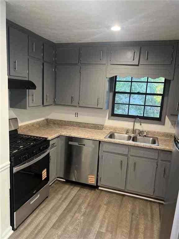 3145 Malvern Dr - Photo 5 of 15