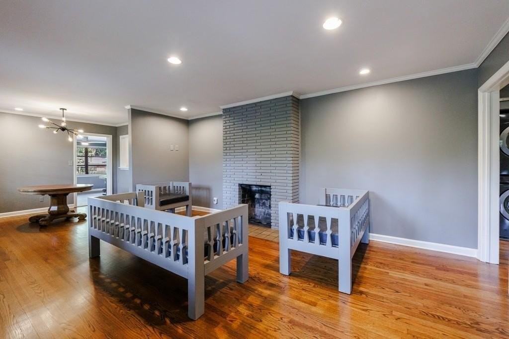 776 Windsor Pkwy - Photo 3 of 34