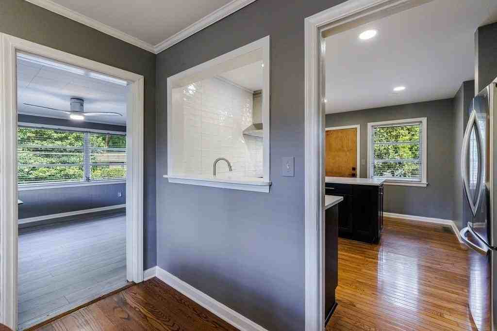 776 Windsor Pkwy - Photo 5 of 34