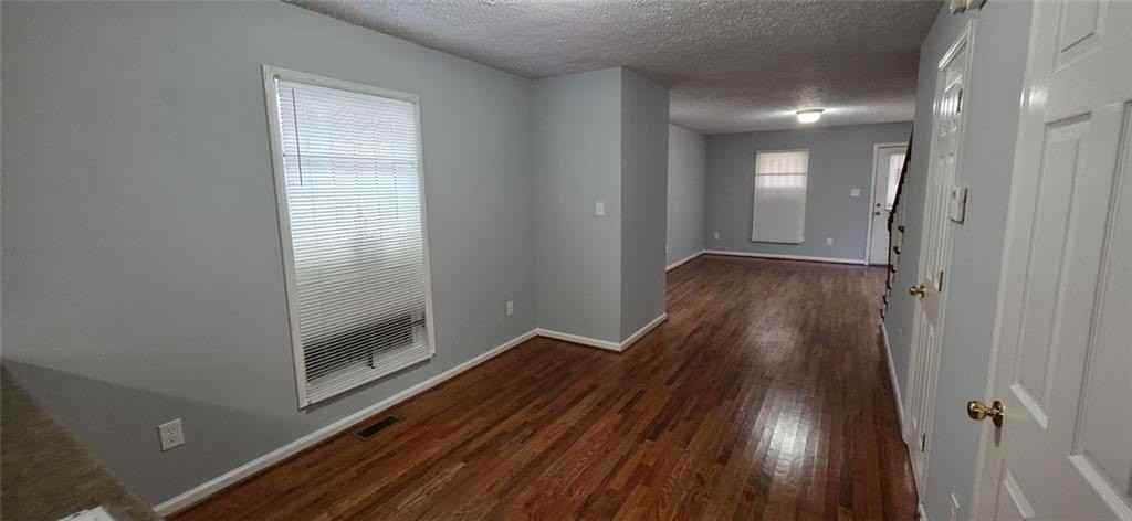 688 Smith St Sw - Photo 2 of 15