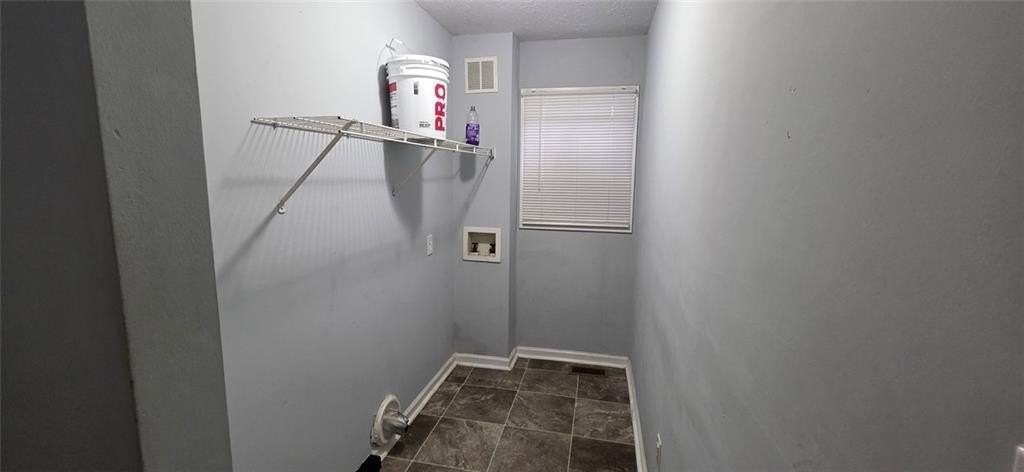 688 Smith St Sw - Photo 6 of 15