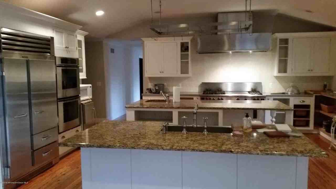 136 Bingham Ave - Photo 2 of 7