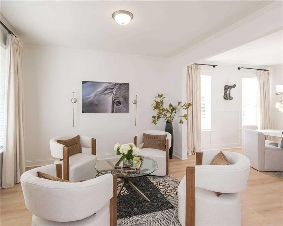 7313 Yewtree Dr - Photo 3 of 26