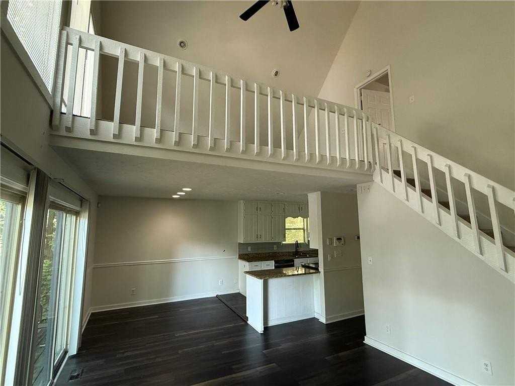 8439 Lake Dr - Photo 6 of 17