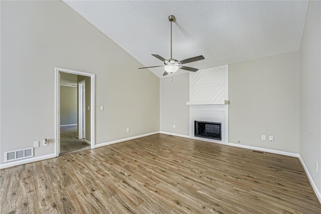 1233 Waterton Trl - Photo 2 of 11