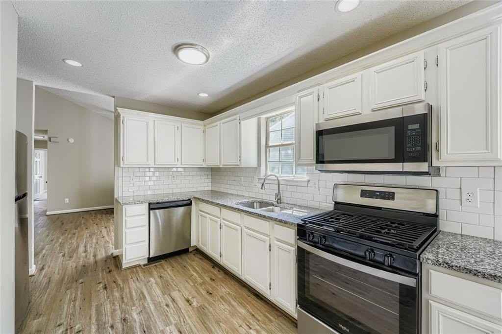 1233 Waterton Trl - Photo 5 of 11