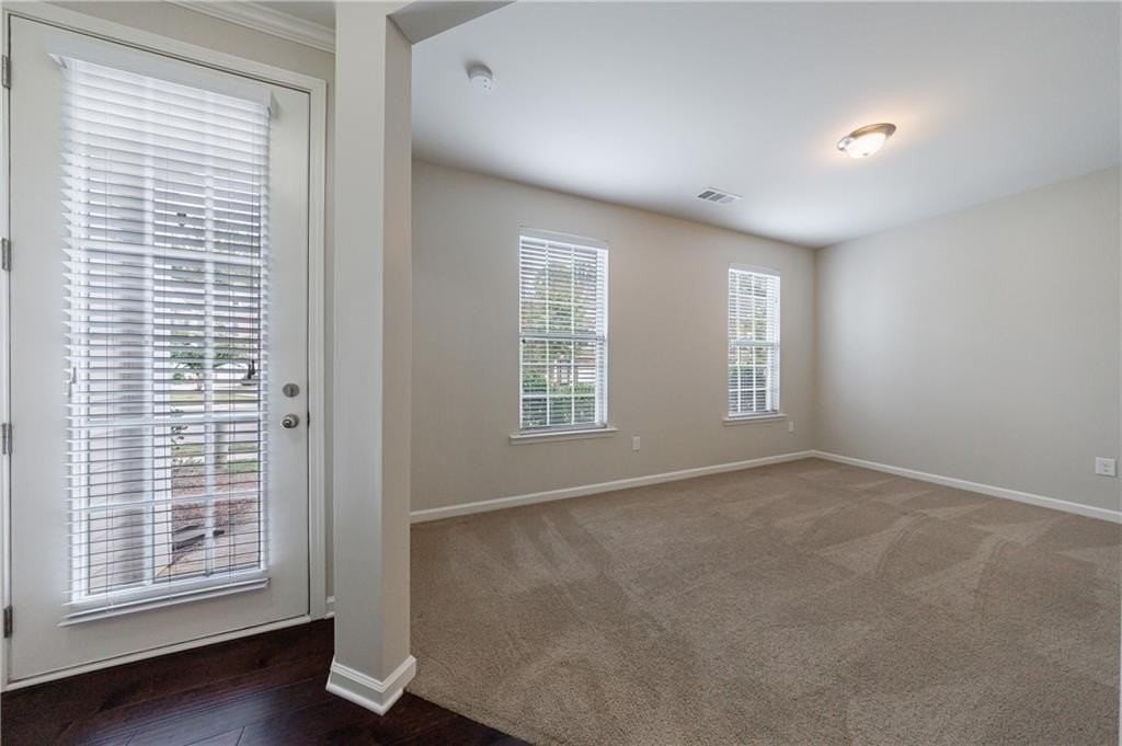 5830 Broadway Ln - Photo 5 of 37