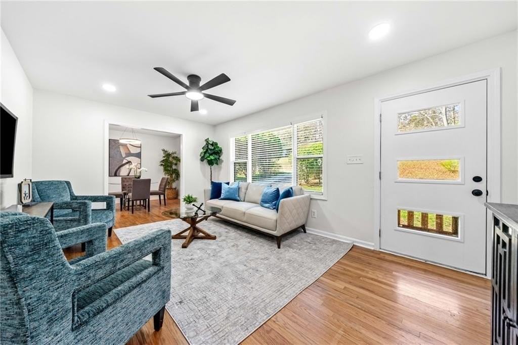 801 N Evelyn Pl Nw - Photo 2 of 28