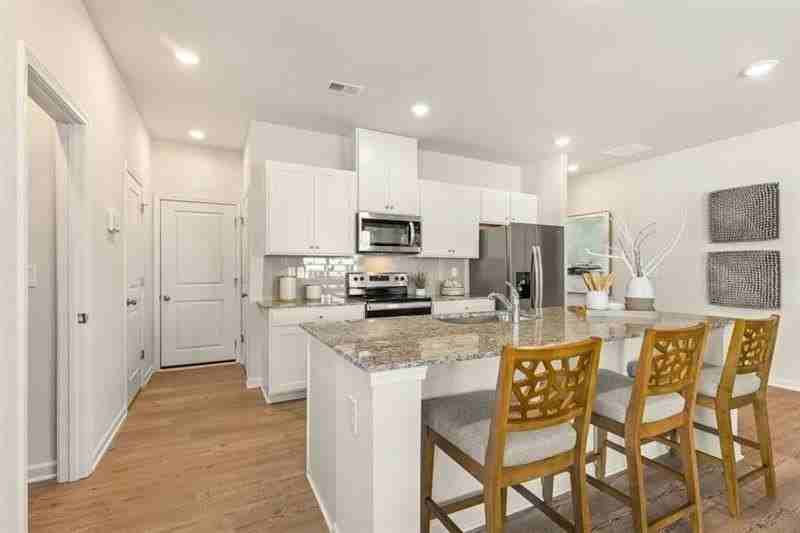 5109 Sidney Square Dr - Photo 4 of 30