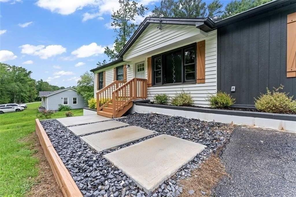 1326 Stella Cir Sw - Photo 4 of 26