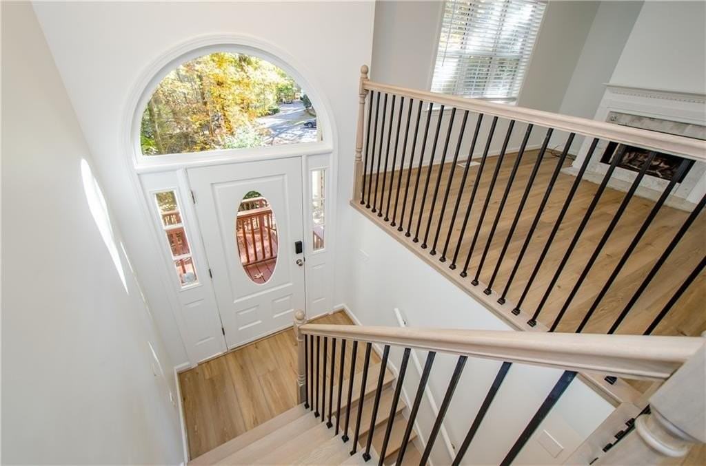 2470 Cambridge Hills Rd - Photo 6 of 42