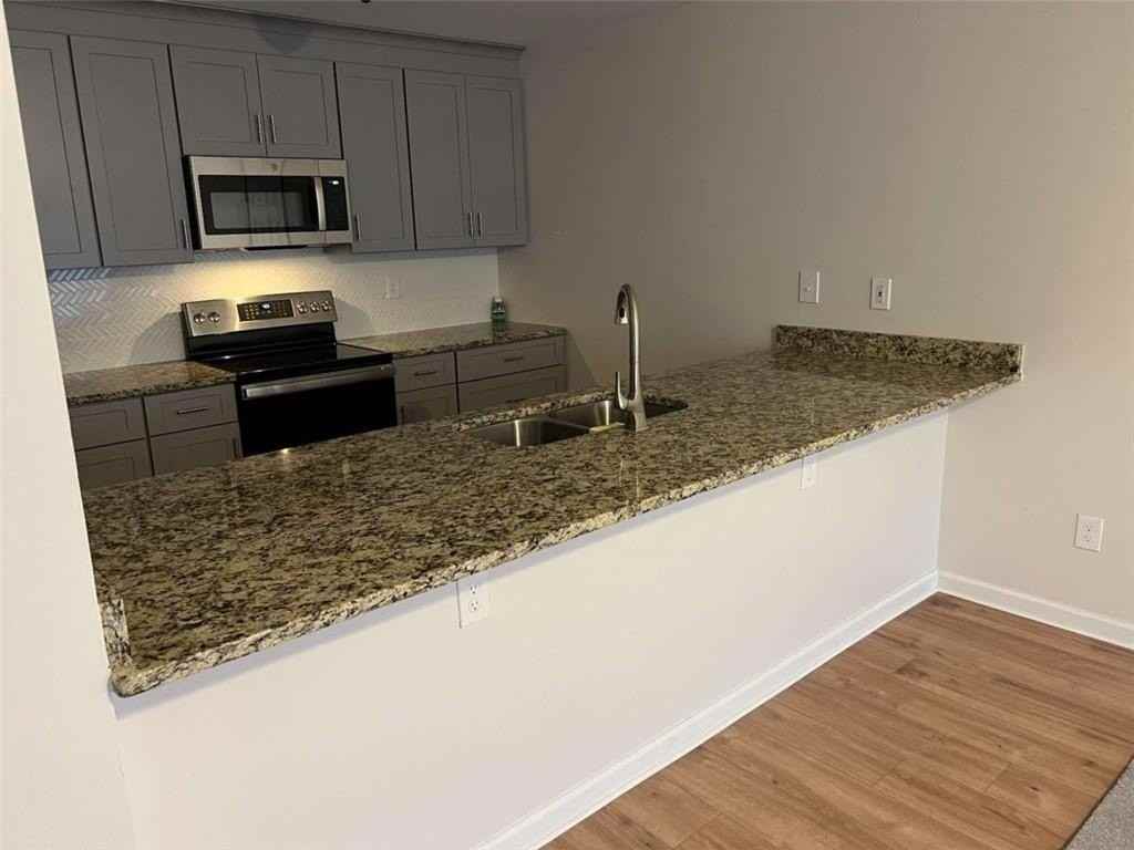 17 Carey Ct - Photo 4 of 12