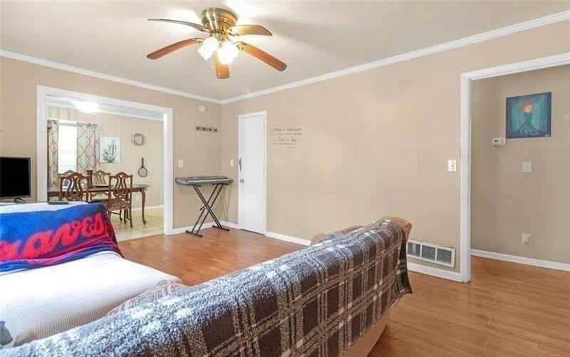 306 Laney Rd - Photo 3 of 15