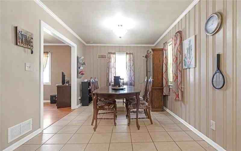 306 Laney Rd - Photo 4 of 15