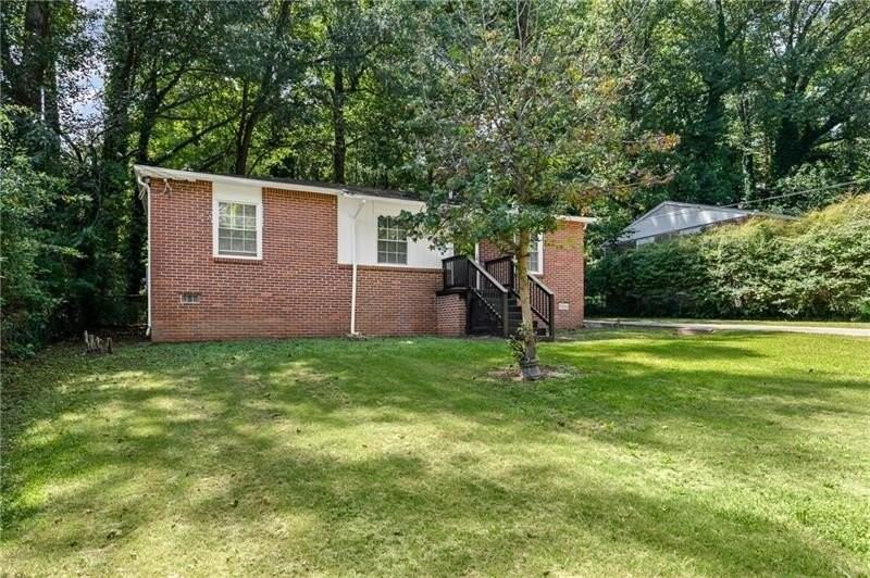 305 Banberry Dr Se - Photo 3 of 25