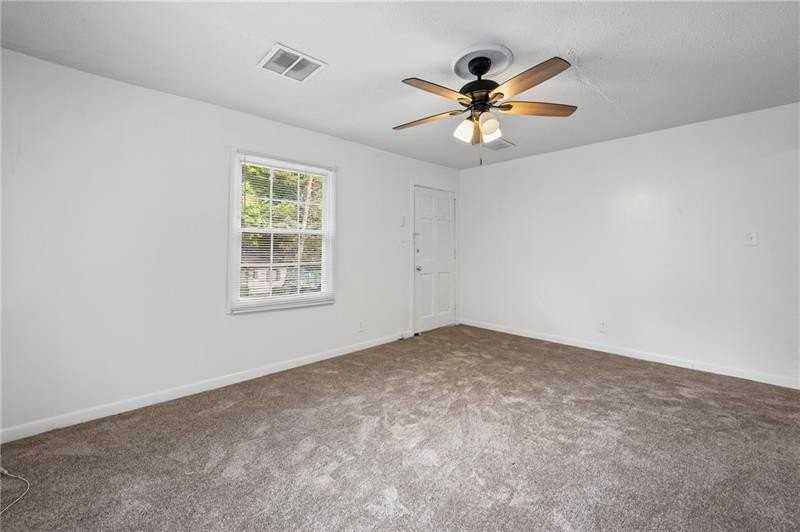 305 Banberry Dr Se - Photo 7 of 25