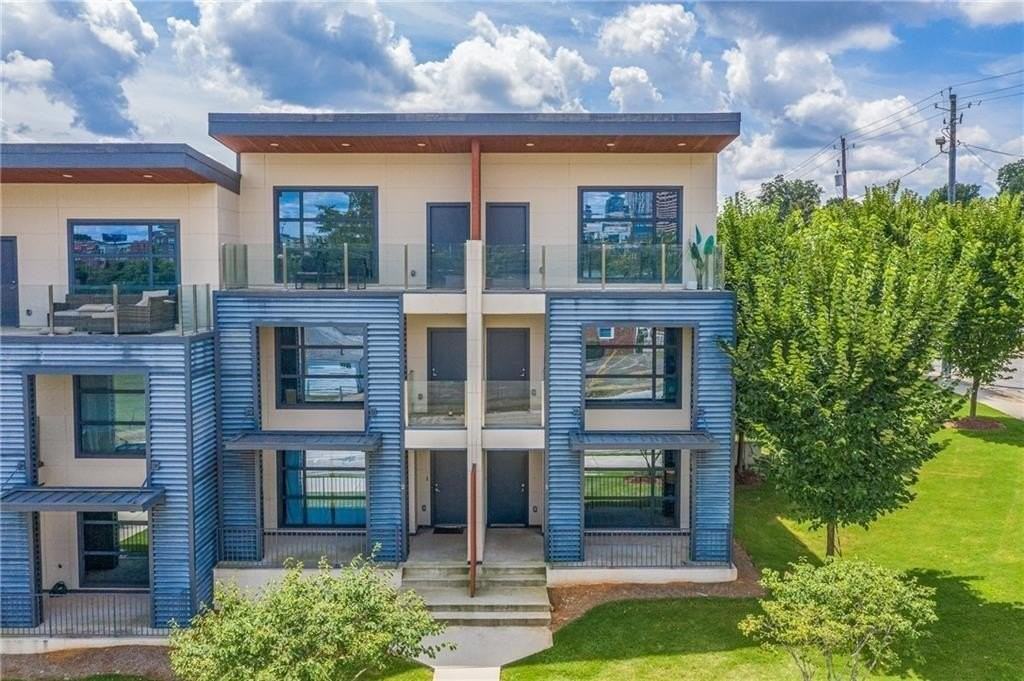 472 Martin St Se #2 - Photo 2 of 25