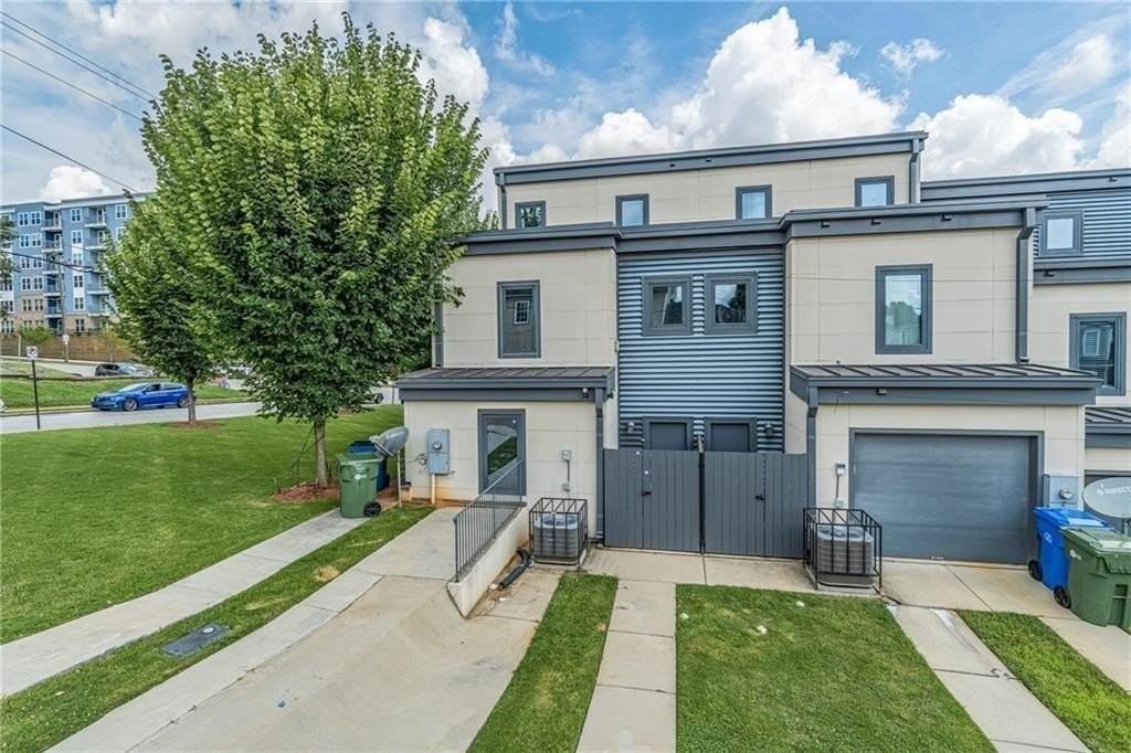 472 Martin St Se #2 - Photo 3 of 25