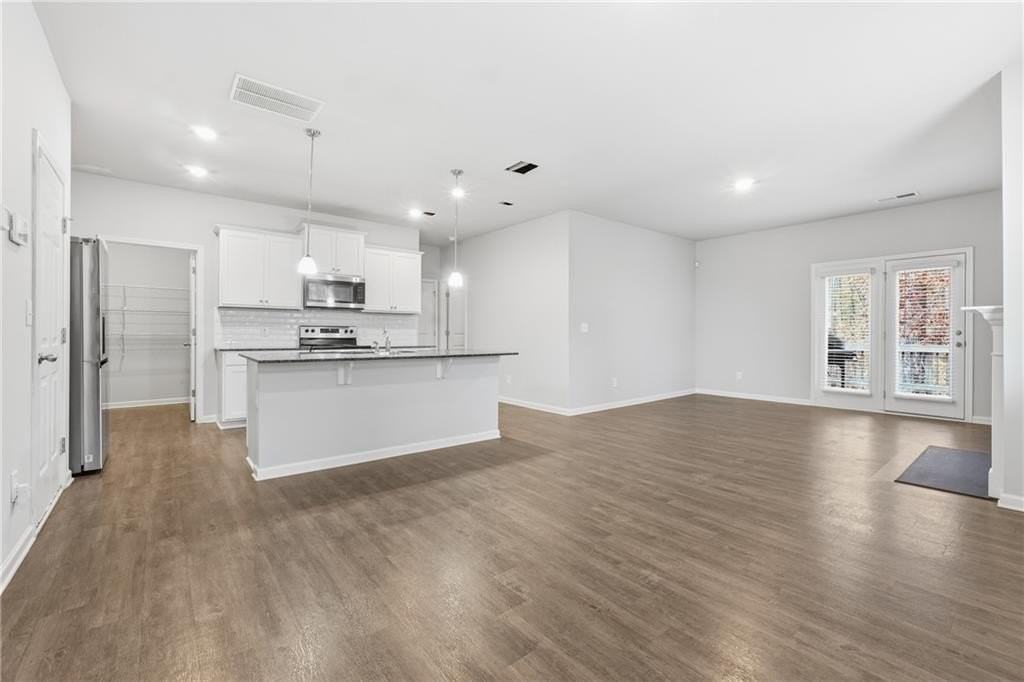 6615 Bluffview Dr - Photo 2 of 26