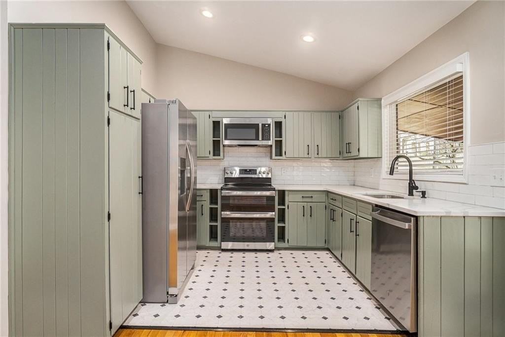 2208 Abby Ln Ne - Photo 5 of 30