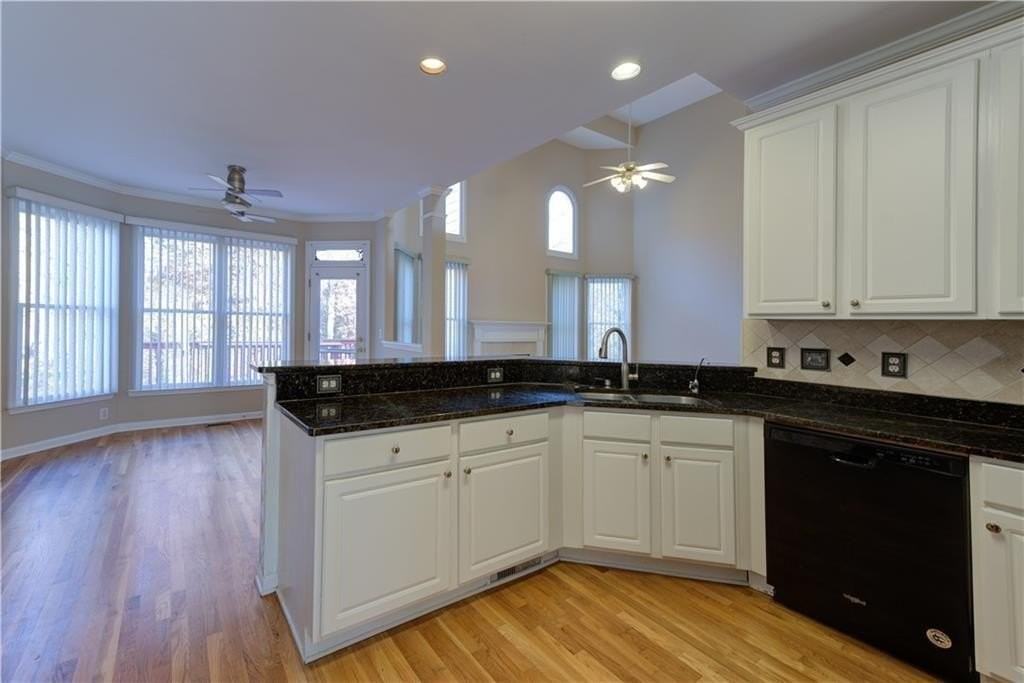 1474 Lake Heights Cir - Photo 6 of 32