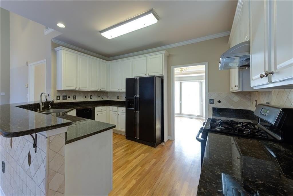 1474 Lake Heights Cir - Photo 7 of 32