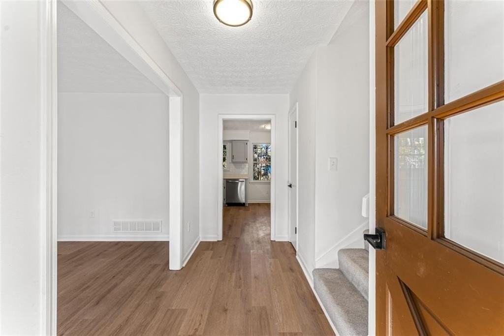 444 Wellington Way - Photo 4 of 24