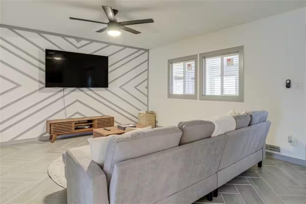 1944 Cindy Dr - Photo 6 of 22