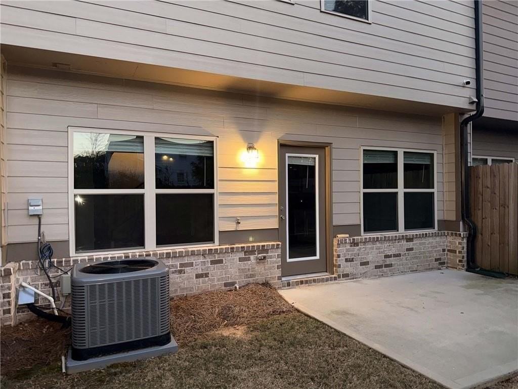 480 Rockfern Ct - Photo 3 of 32