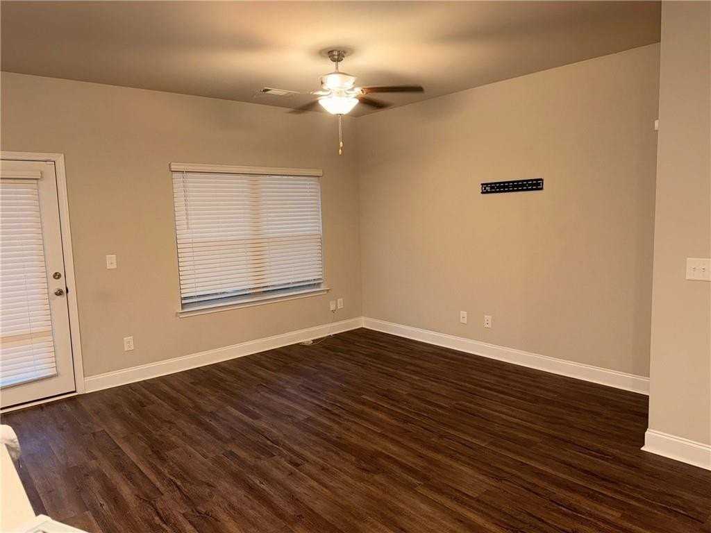 480 Rockfern Ct - Photo 4 of 32