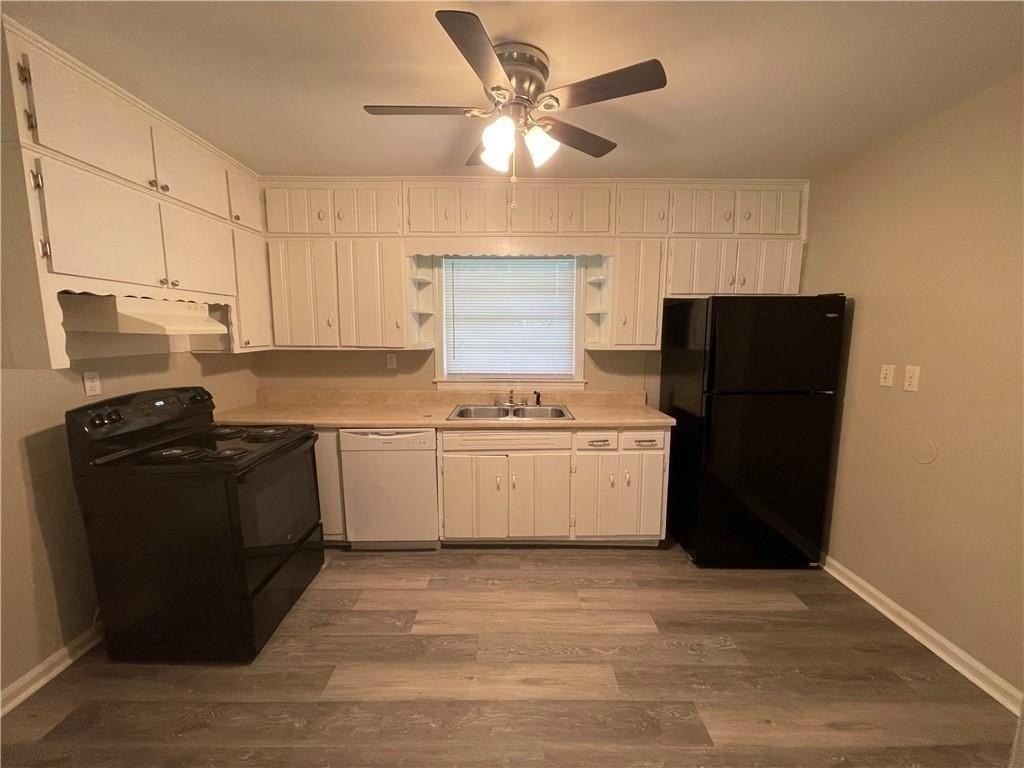 3043 Glendale Ct - Photo 2 of 9