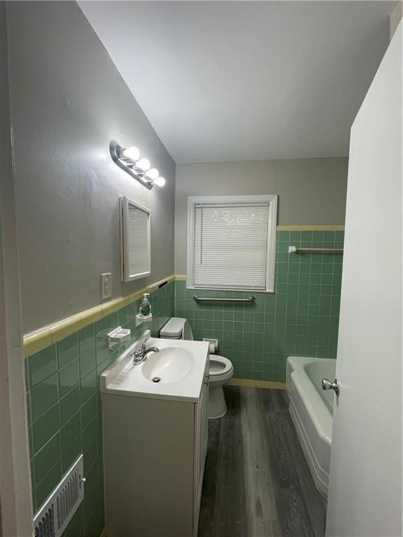 3043 Glendale Ct - Photo 7 of 9