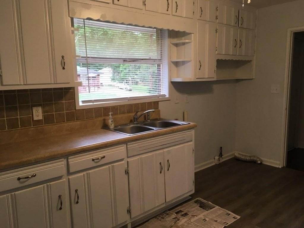 2335 Scotty Cir - Photo 4 of 9