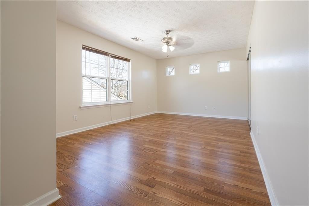 317 W Oaks Trl - Photo 4 of 20