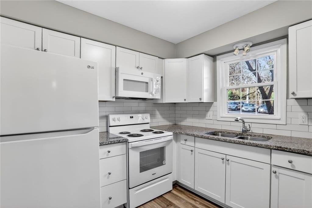 80 Montre Sq Nw - Photo 2 of 20