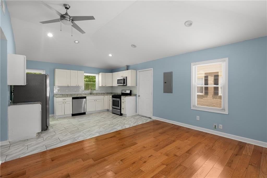 2931 Diana Dr Sw - Photo 2 of 18