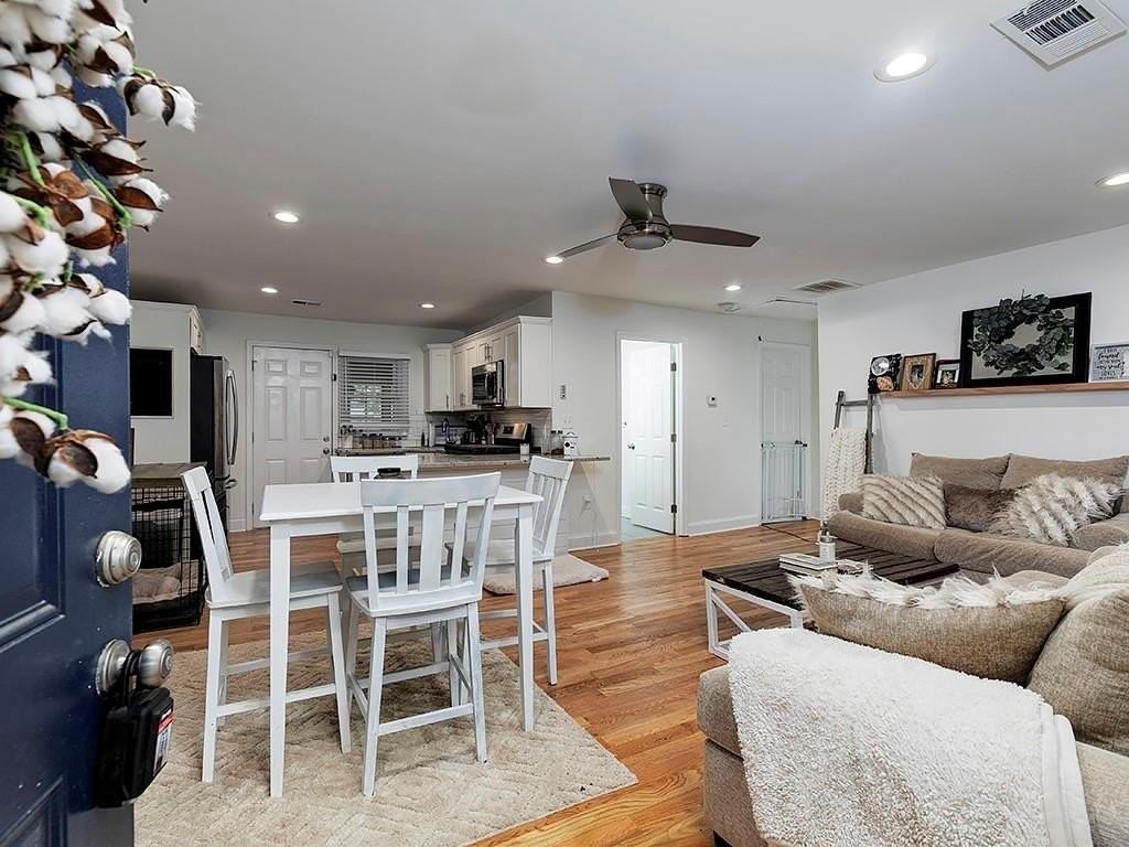 3940 Forrest Ct - Photo 3 of 27