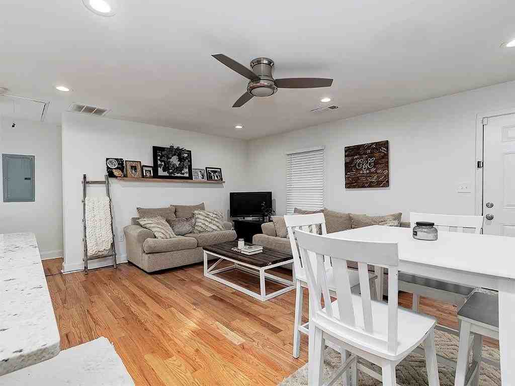 3940 Forrest Ct - Photo 4 of 27