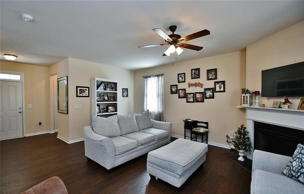 3110 Boxwood Xing - Photo 4 of 44