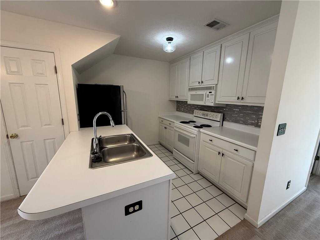 2820 Florence Dr - Photo 4 of 8