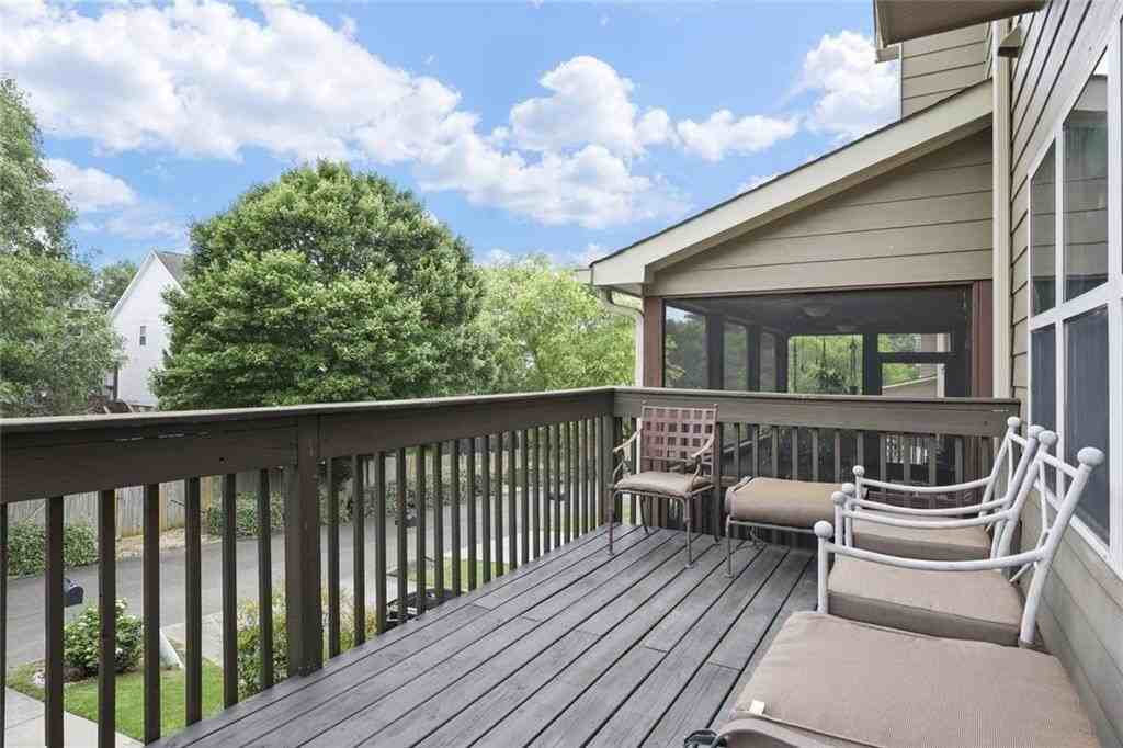 423 Royal Crescent Ln E - Photo 7 of 24