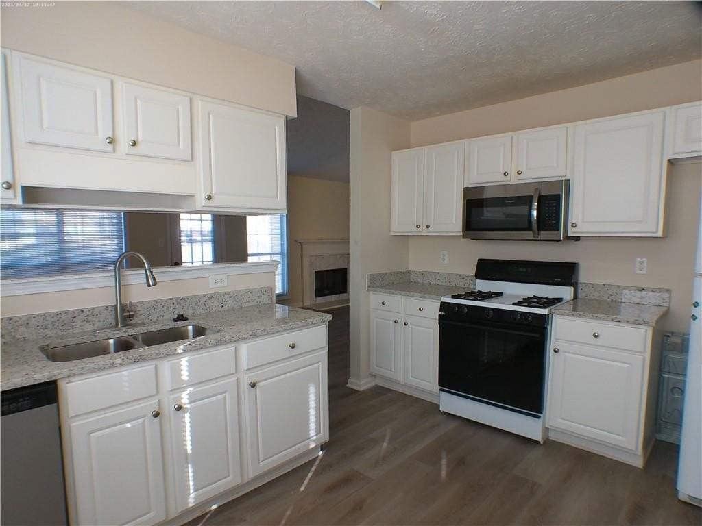 3277 Crossfield Ln - Photo 5 of 12