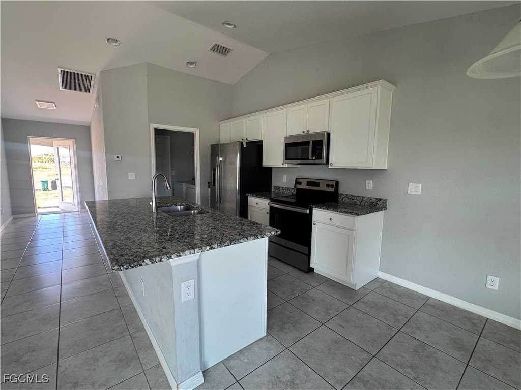 3803 Ne 9th Pl - Photo 3 of 9