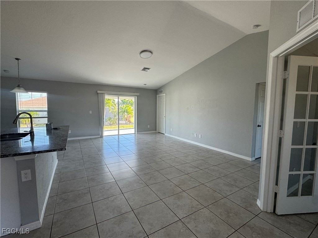 3803 Ne 9th Pl - Photo 4 of 9