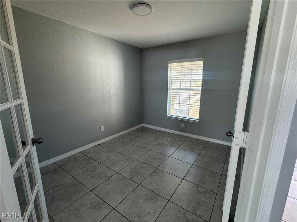 3803 Ne 9th Pl - Photo 5 of 9