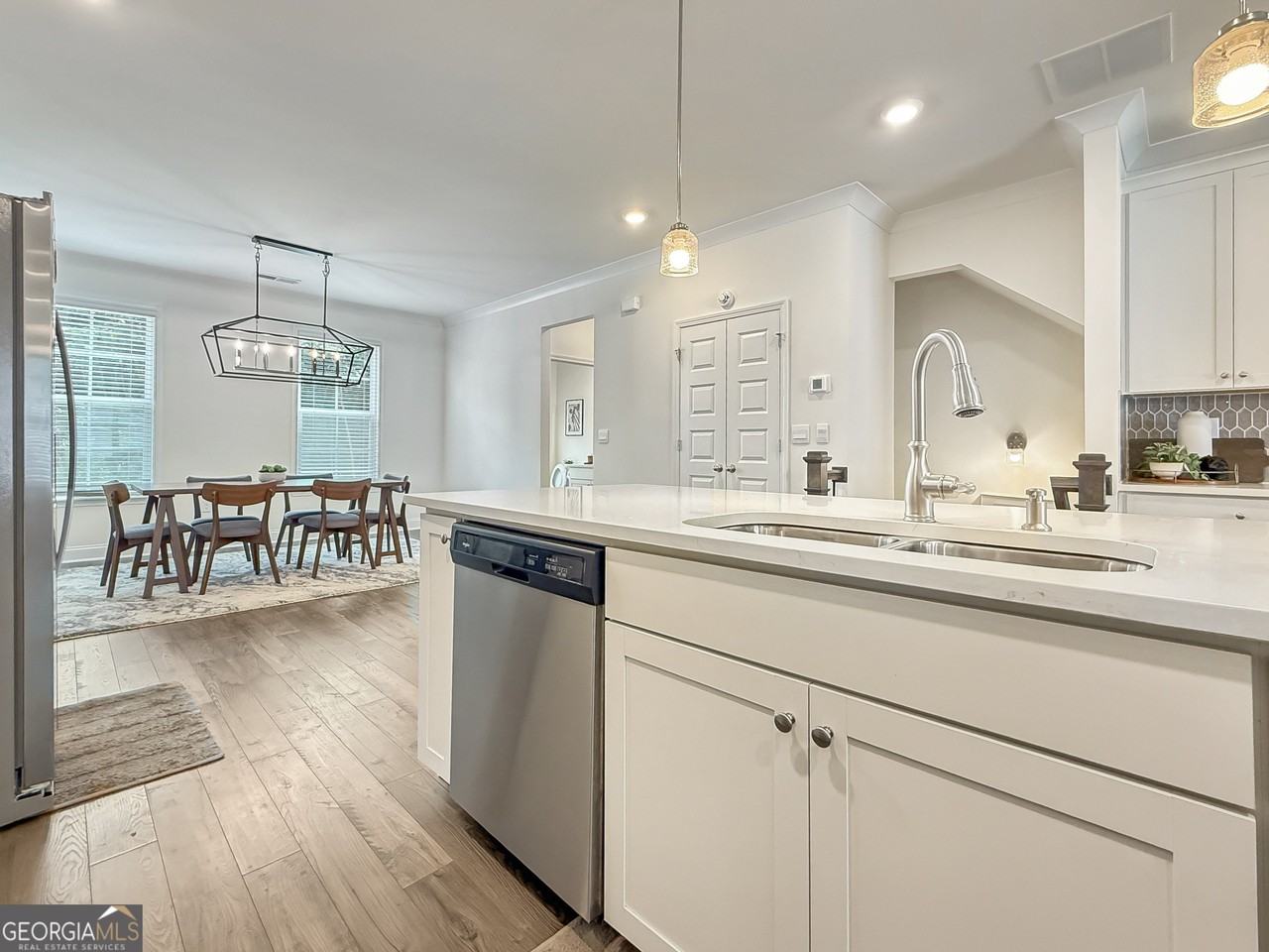 1160 Kendron Ln Unit 16 #16 - Photo 7 of 40