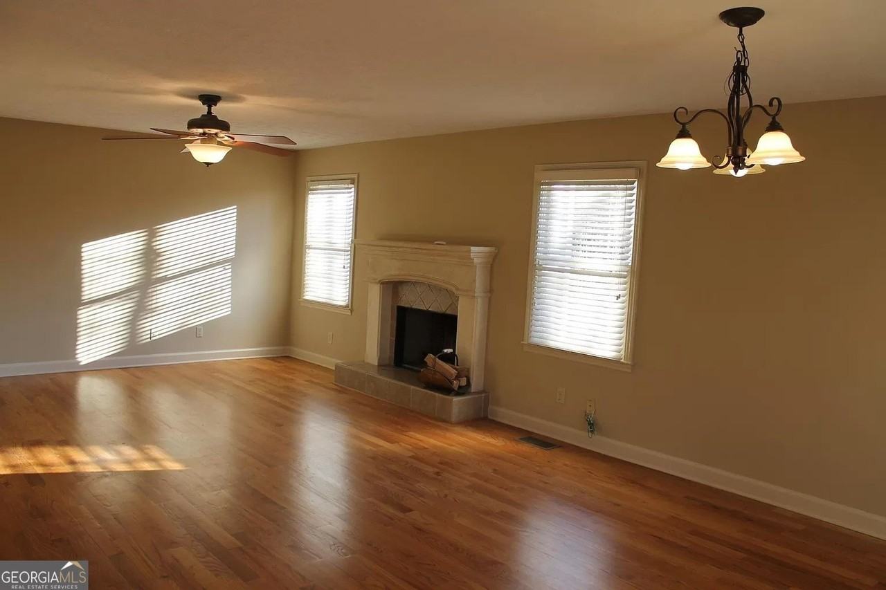 5745 Hendrix Rd - Photo 3 of 18