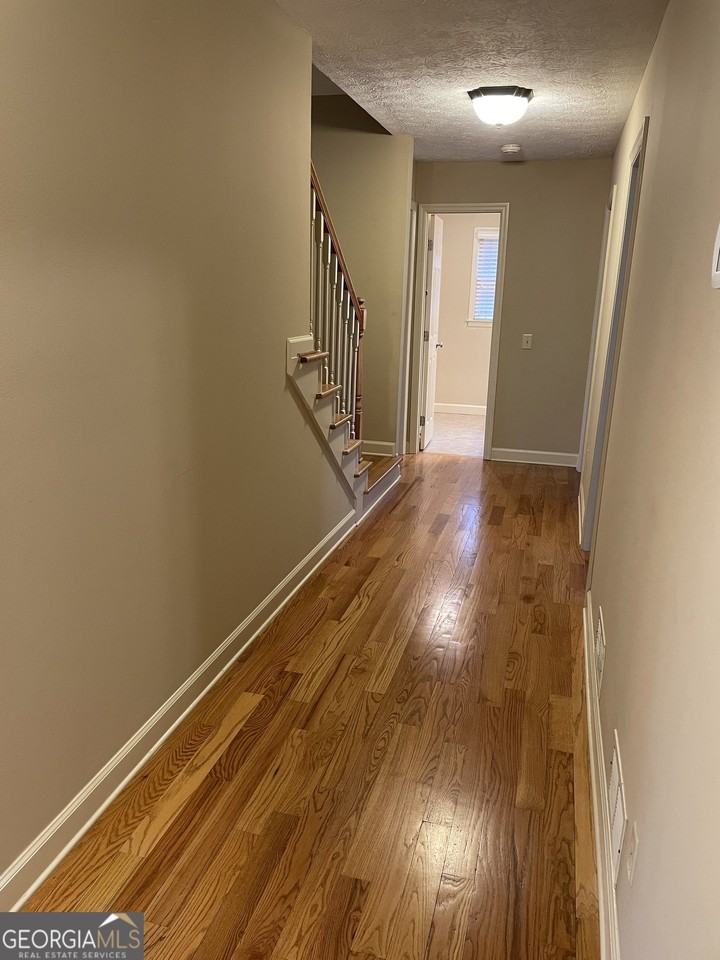 5745 Hendrix Rd - Photo 7 of 18