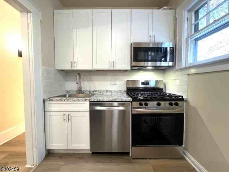 185 Broad St #1 - Photo 5 of 19